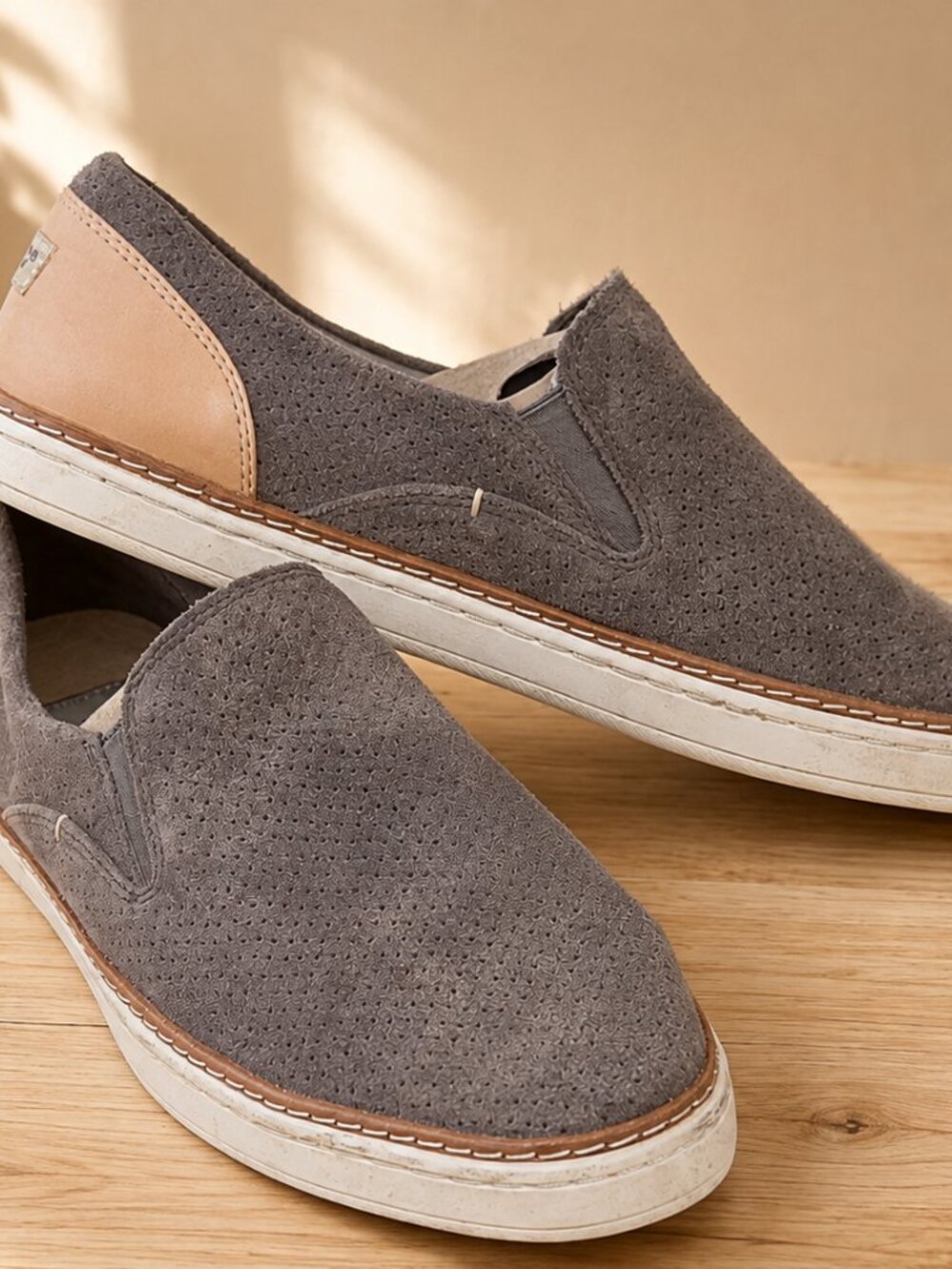 UGG Adley Perf Women’s 9.5 Gray Suede Slip On Sneakers Loafers 1018375